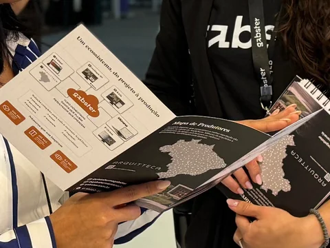 Folder da Gabster com o mapa de produtores